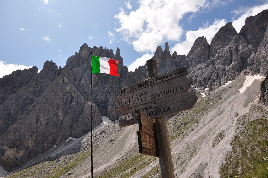 rifugio berti - dolomiti di sesto - CAI MOTTA